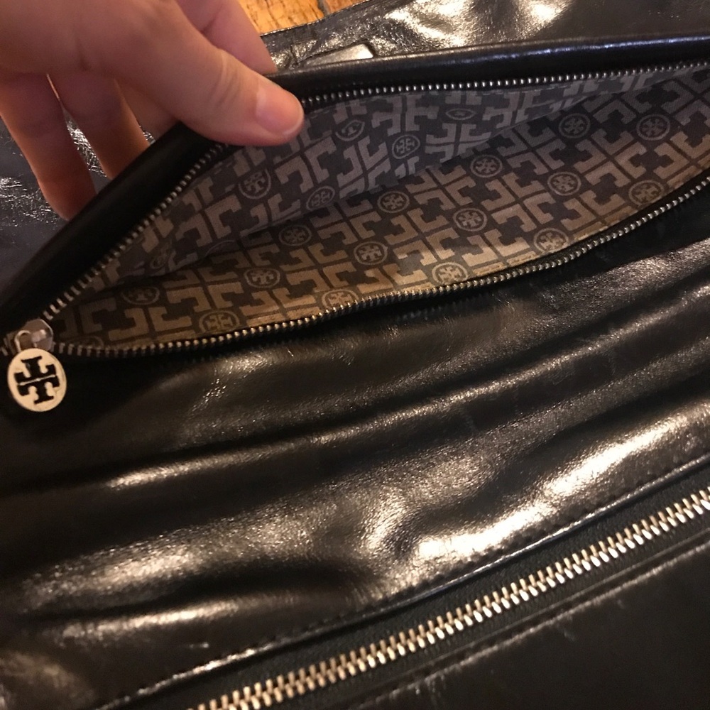 RARE Tory Burch Bombe Reva Clutch-Black Patent! - Picture 4 of 8